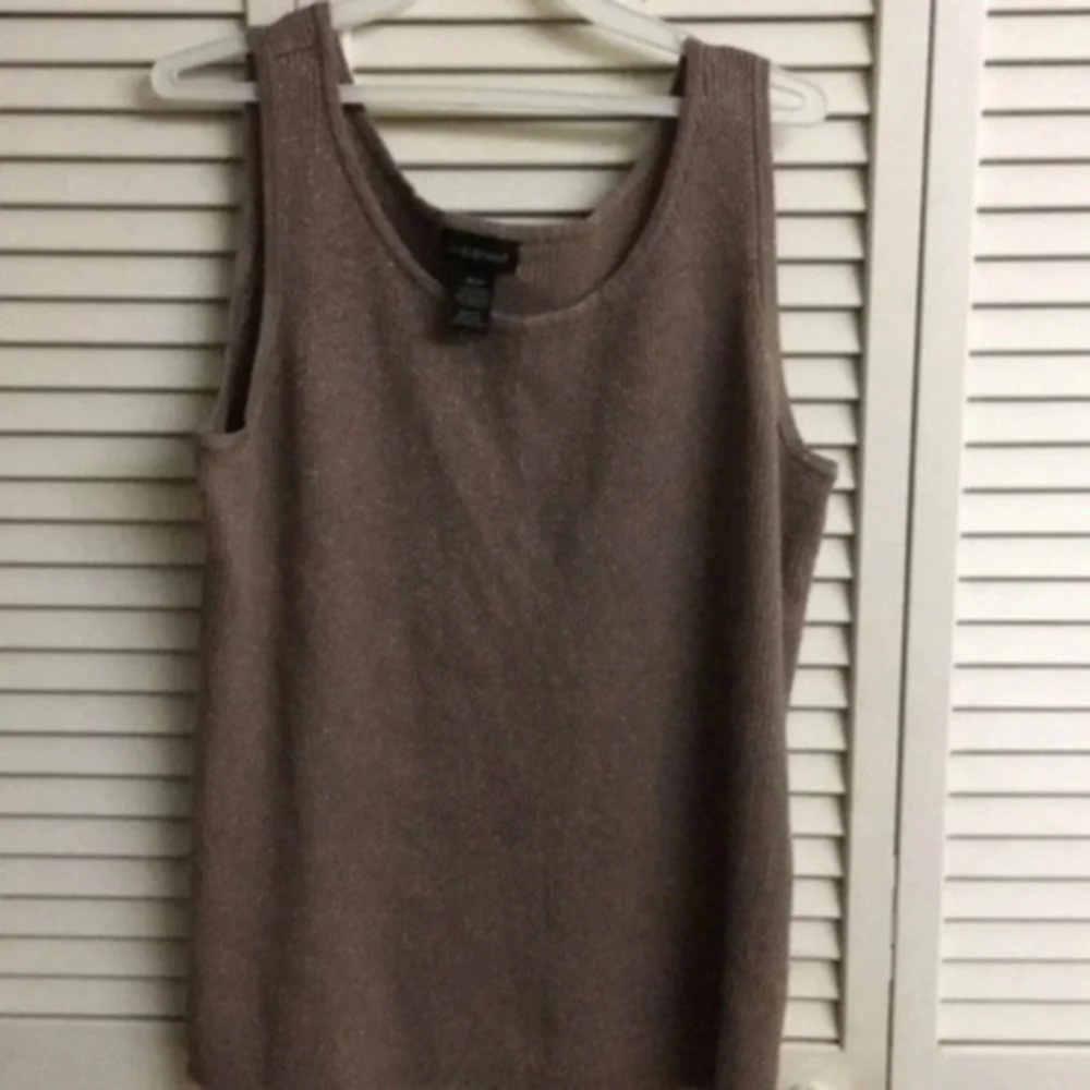 Lane Bryant sleeveless ladies top-size 18/20